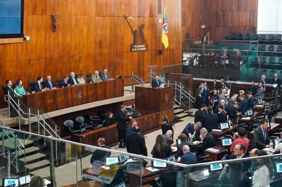 Deputados frearam o mecanismo chamado de automaticidade, que garantiria ampliações salariais vinculadas aos aumentos de ministros do STF