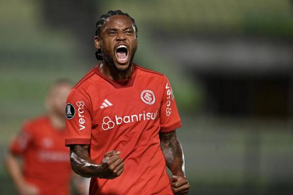 Na Venezuela, Colorado fez 2 a 1 no Metropolitanos, gols de Alan Patrick e Luiz Adriano