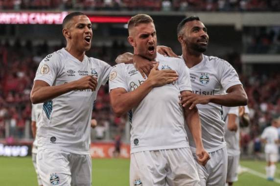 Com resultado, o Tricolor chega a 14 pontos na tabela de classificação