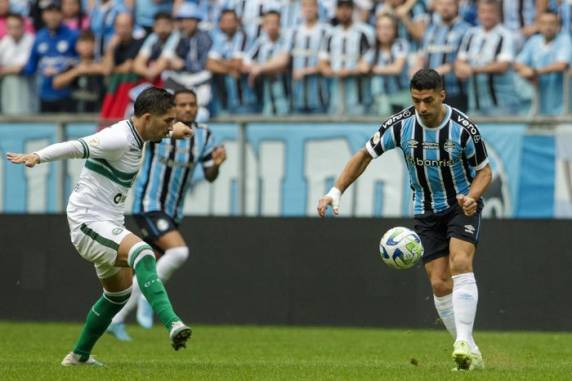 Cristaldo, Villasanti, Bitello, Suárez e André marcaram os gols do Tricolor, no domingo