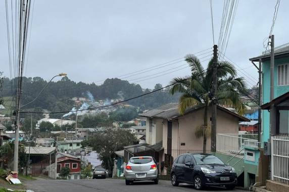 O maior deles teria ocorrido na madrugada da última segunda-feira (10). Volume de chuva dos últimos dias explica o fenômeno, dizem especialistas