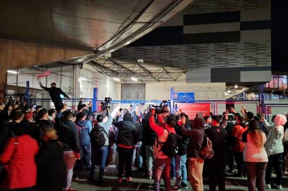 Treinador desembarcou no aeroporto Salgado Filho por volta das 20h