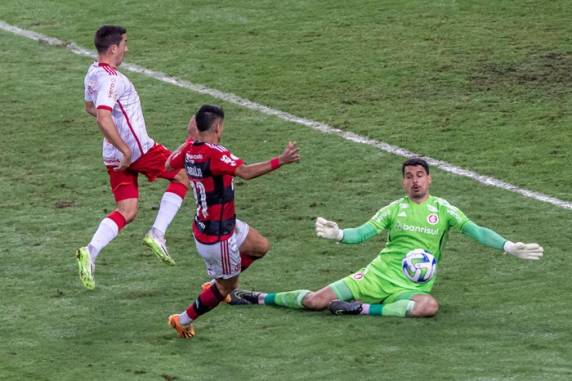 Colorado, que subiu uma posição, agora foca no jogo de terça pela Libertadores