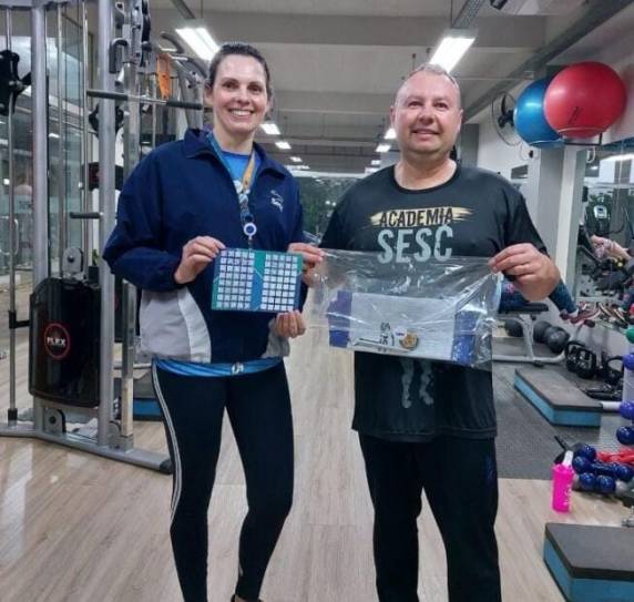 Aqueles que mantiveram a rotina de treinos receberam kit com brindes