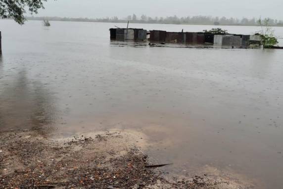 Famílias também tiveram de deixar suas residências no município de Rio Pardo após nível do Jacuí ultrapassar os 7m