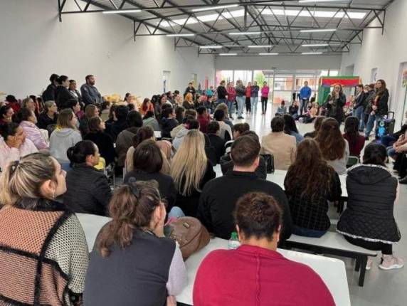 Aulas estavam suspensas desde o dia 5 de setembro em decorrência da cheia do Rio Taquari; suspensão segue em 13 municípios do RS