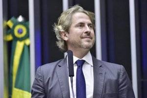 Texto também determina que União faça repasse extra de R$ 2,3 bilhões ao Fundo de Participação dos Municípios e de R$ 1,6 bilhão ao Fundo de Participação dos Estados