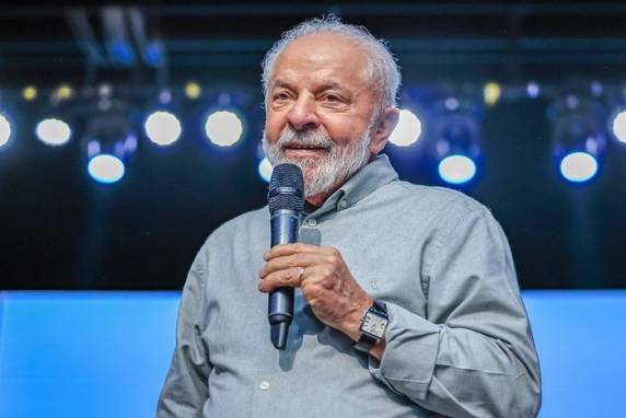 Após processo em 2016, presidente devolveu centenas de objetos, mas alguns ficaram no acervo pessoal e até já foram usados por ele em aparições públicas