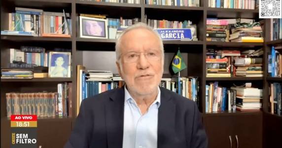 Jornalista havia usado seu canal no YouTube para dizer que inundações no RS teriam sido causadas por abertura de comportas de barragens, o que não é verdade