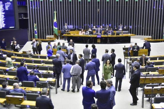 Dinheiro é usado para ressarcir gastos com viagens e alimentação, entre outras rubricas