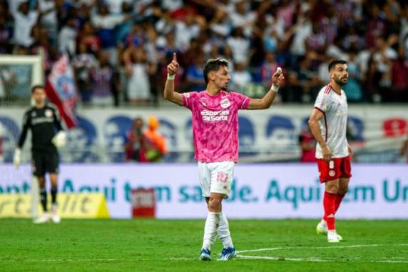 Cheio de desfalques, Colorado foi derrotado por 1 a 0, gol de Biel