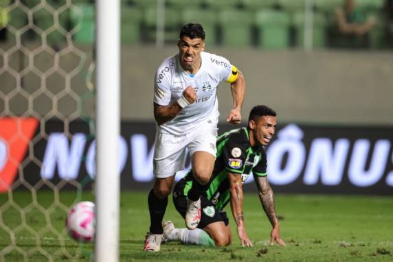 Tricolor chegou aos 50 pontos e assumiu, momentaneamente, a quarta colocação