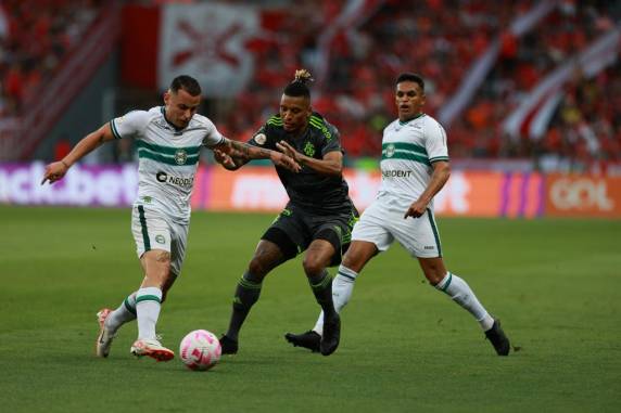 Colorado ficou com 38 pontos na tabela, agora a 11 da zona de classificação para a Libertadores