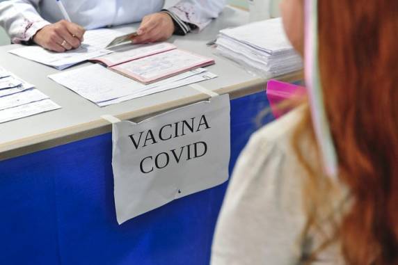 Pessoas com sistema imunológico comprometido, gestantes e puérperas também integrarão o grupo prioritário