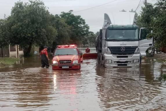 Em Uruguaiana, mais da metade das pessoas desalojadas conseguiu retornar, mas situação é de atenção ao nível do rio