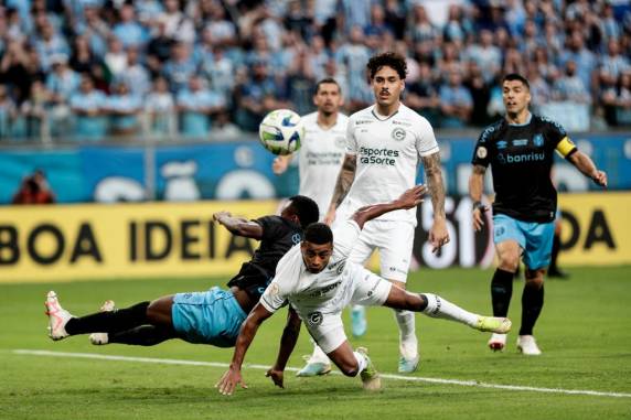 Tricolor está em quinto lugar, mas apenas um ponto atrás do vice-líder Botafogo