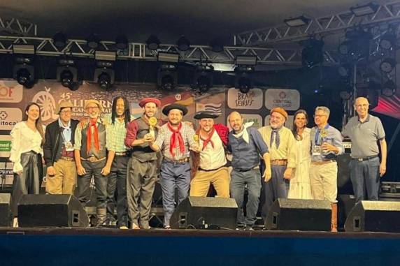 Festival de Uruguaiana teve alto nível de composições, grande público e show empolgante de cantora uruguaia