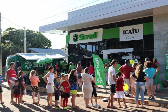 Na abertura da 4ª Expo Alegria uma comitiva da Sicredi, com participação do vice-presidente da Sicredi Noroeste RS/MG, Marcelino Colla, acompanhou os atos oficiais, prestigiando as atrações do primeiro dia.