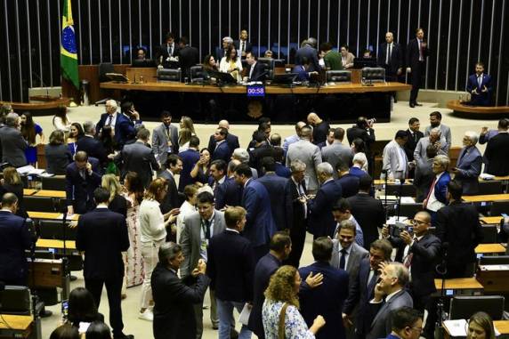 Com isso, incentivo fiscal a 17 setores da economia deve ser mantido até 2027