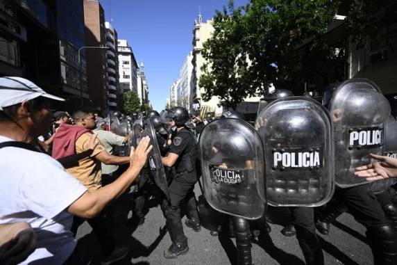 Prevendo possíveis manifestações, na semana passada um rigoroso protocolo foi anunciado pela ministra de Segurança, Patricia Bullrich; medidas incluem punição a quem bloquear vias