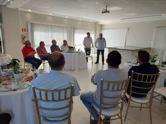 Em nome do Conselho de Administração, o 2º vice-presidente Elton Walker agradeceu pelo recurso, destacando a importância de contar com o apoio de lideranças para a manutenção de serviços no Hospital.