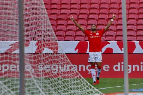 Sem público no estádio, Colorado só conseguiu superar defesa adversária no segundo tempo