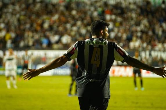 Athletic vence por 2 a 0 na 1º rodada do Campeonato Mineiro de 2024. O clube é uma paixão da cidade mineira e completa 115 anos de existência em 2024