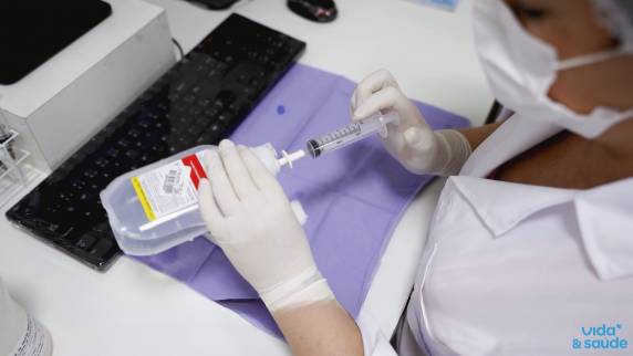 Com o tema ?Preservar e salvar vidas através do processo medicamentoso seguro?, o artigo do HVS foi inscrito pela coordenadora da Farmácia, Tatiana Praischardt, destacando todo o processo de cuidado e atenção com a medicação desde a sua compra até a chegada ao paciente.