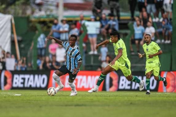 Jovem Nathan Fernades fez o gol da vitória do Tricolor em Santa Cruz do Sul
