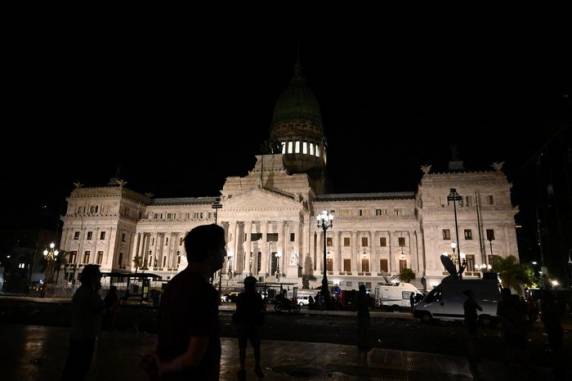 Organização projeta recessão mais forte em 2024, mas com crescimento do PIB maior do que anteriormente previsto para 2025