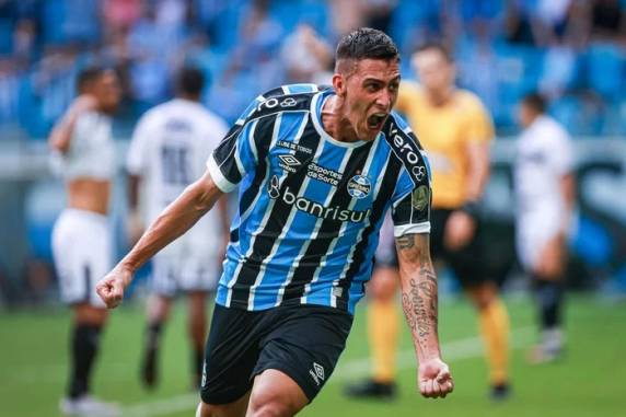 Além do atacante argentino, Gustavo Nunes, Cristaldo, João Pedro, JP Galvão e André Henrique marcaram para o Tricolor. David e Jean Lucca descontaram para os visitantes