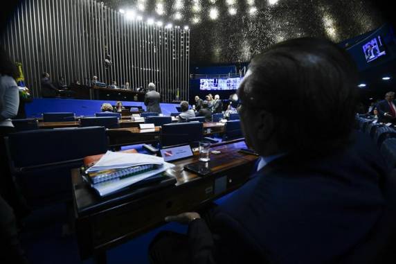 Texto tem por objetivo suspender o artigo 122 da Lei de Execução Penal, que beneficia com a saída temporária os condenados que cumprem pena em regime semiaberto