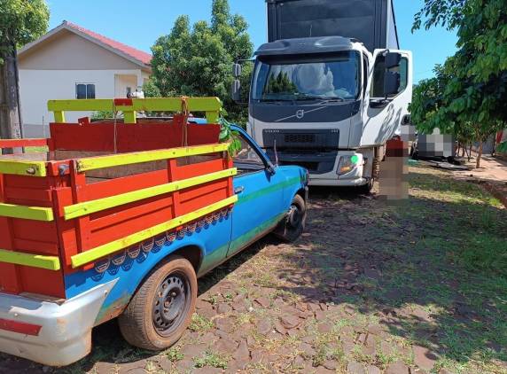 O veículo artesanal por não ser registrado foi removido ao depósito do guincho