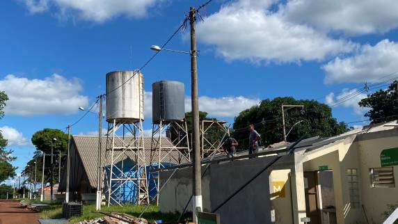 Intensificadas as obras no Parque de Exposições de Santa Rosa, preparando o espaço para a feira. 