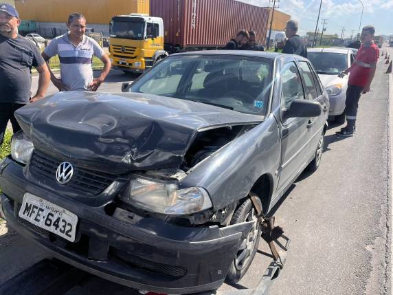 Duas pessoas ficaram feridas sem gravidade