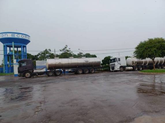 O vazamento está localizado em área de pastagem a aproximadamente mil metros do recalque de captação de água bruta em Lajeado Biriva, no Rio Buricá.