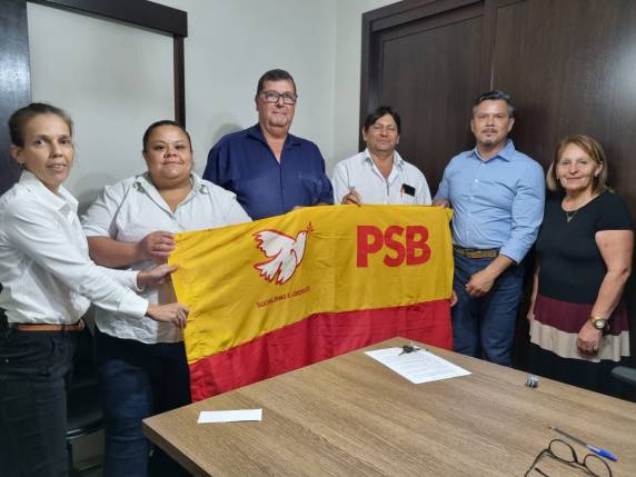 Lideranças do Partido Socialista Brasileiro e do Partido Democrático trabalhista, estiveram reunidas nesta segunda-feira