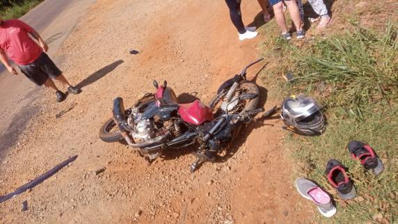 Veículos colidiram próximo ao trevo da Pioneer