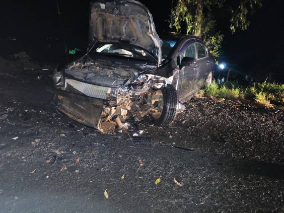 O acidente envolveu um veículo GM Monza e um Honda Civic
