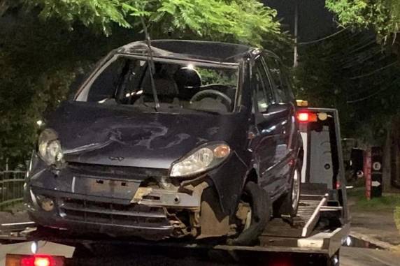 De acordo com a Brigada Militar, ela apresentava machucados, considerados sem gravidade, e foi encaminhada para atendimento hospitalar