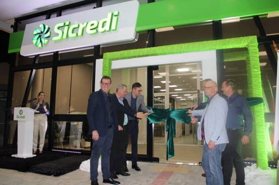 Ato oficial ocorreu na noite desta sexta-feira (12) com a presença da comunidade nova-candelariense