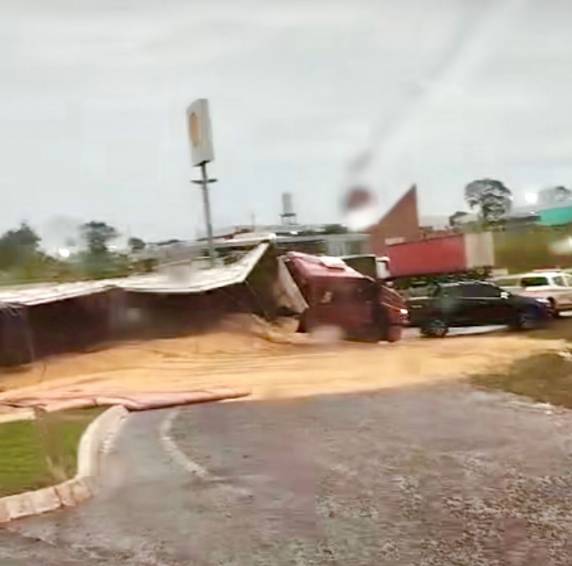 O acidente ocorreu no trevo de entroncamento com a ERS 344.