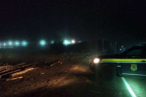 Acidente ocorreu no Km 22 da rodovia federal. Não há previsão de liberação