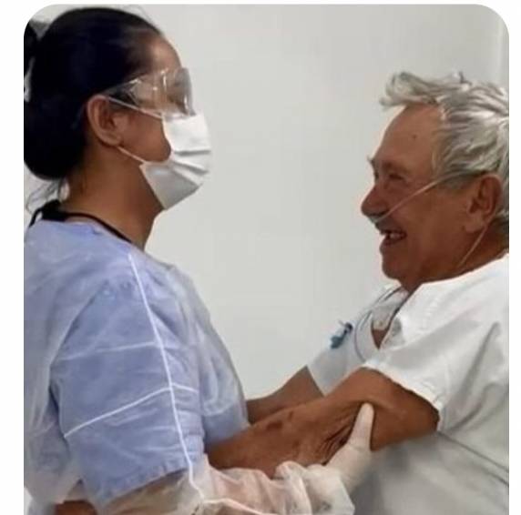 bedecendo a condição de cada paciente, os profissionais estimulam os pacientes visando restaurar sua independência respiratória e física, e diminuindo o risco de complicações associadas à permanência no leito.