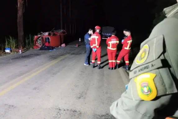 Conforme o Comando Rodoviário da Brigada Militar, o homem, de 24 anos, invadiu a pista contrária e bateu de frente no caminhão, que seguia no sentido oposto.