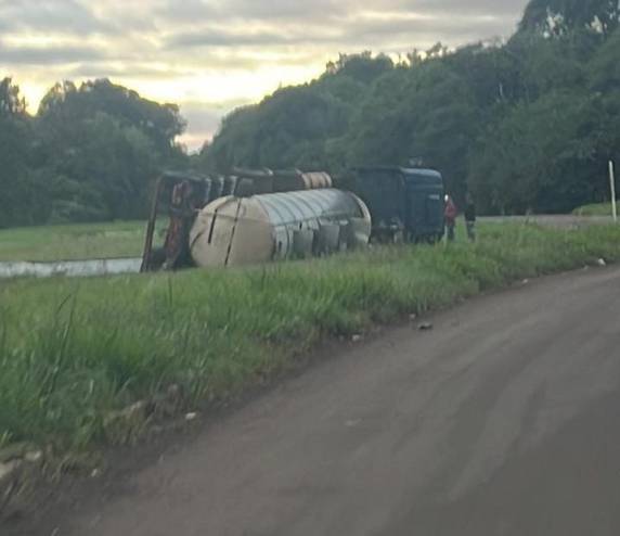 O acidente correu na BR-472 no trajeto entre Três de Maio e Santa Rosa