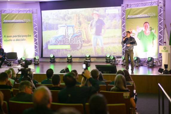 Um momento especial também foi oportunizado pela Cooperativa aos associados, lideranças e imprensa presentes que foi a presença do Presidente do Sicredi e diretor executivo do Centro Administrativo Sicredi (CAS), César Gioda Bochi.