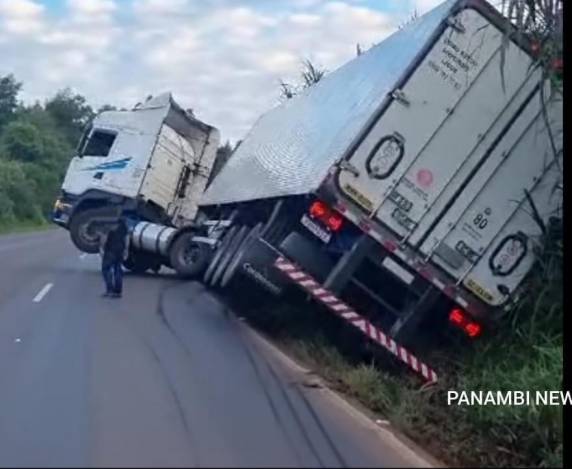 O motorista, que estava sozinho, não sofreu ferimentos.