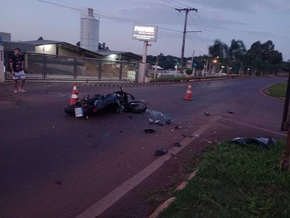 O acidente que envolveu carro e moto ocorreu na RS-210