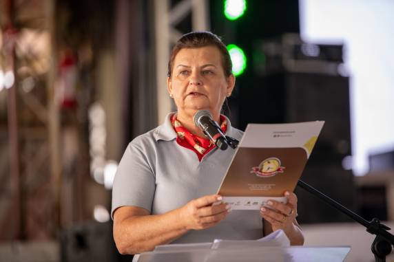 Nesta quarta-feira, 01, deu-se início a Expo Terneira 2024. A cerimônia de abertura ocorreu às 10 horas na Arena Sicredi, contando com a participação de autoridades e líderes de toda a região.